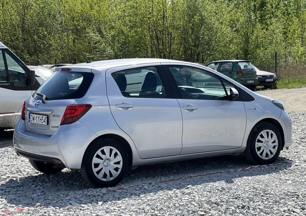 Toyota Yaris cena 35500 przebieg: 146200, rok produkcji 2015 z Wrocław małe 562